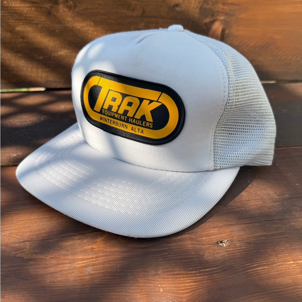 Trak light grey trucker hat
